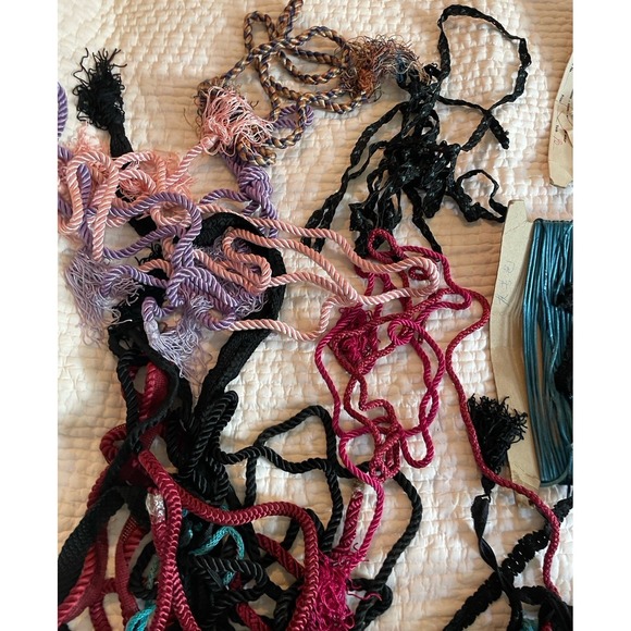 lot of  Assorted vintage 80s/90s sewing supplies Trims, Piping..see photos! - Picture 11 of 14